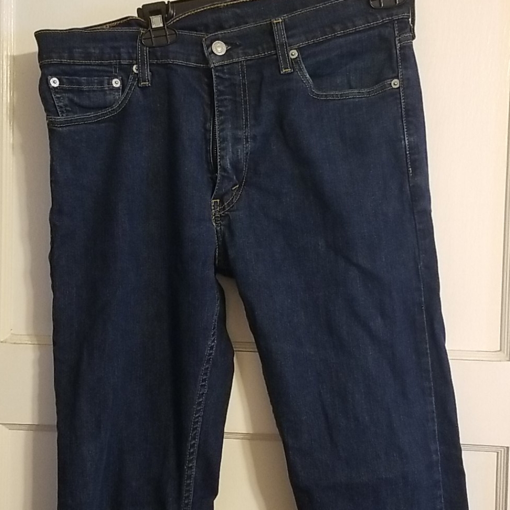 Like new men's Levi's 513 jeans. 33Wx32L